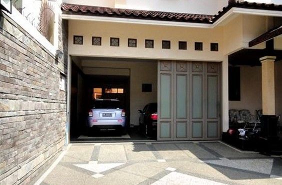 model garasi mobil sederhana samping rumah